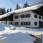 Haus Elsa 度假居 *